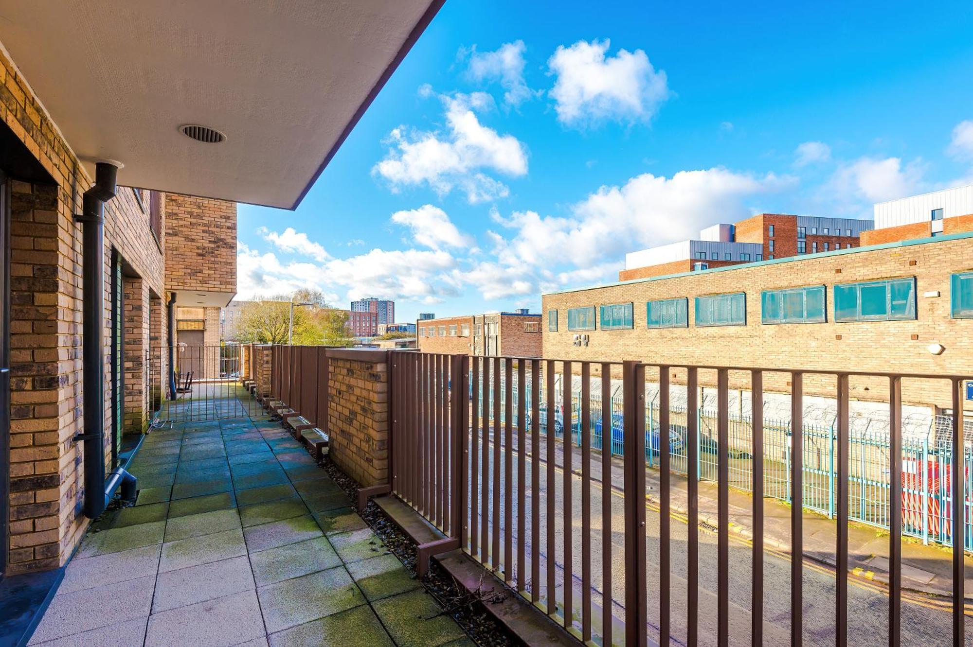 Waterhouse Suite: Modern 2-Bed in Manchester City Centre Exterior photo